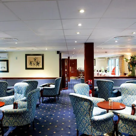 Hotel Bateau Le Chardonnay 4*