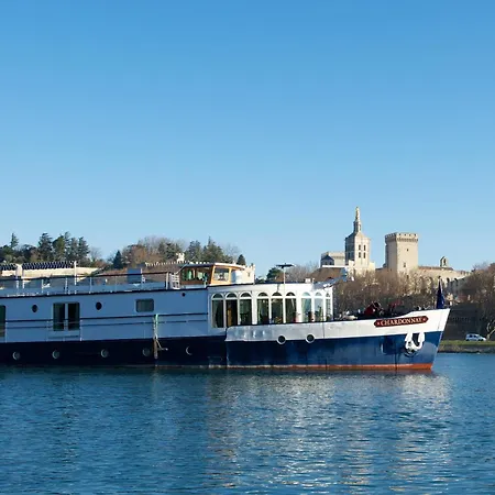 Bateau Le Chardonnay Hotel