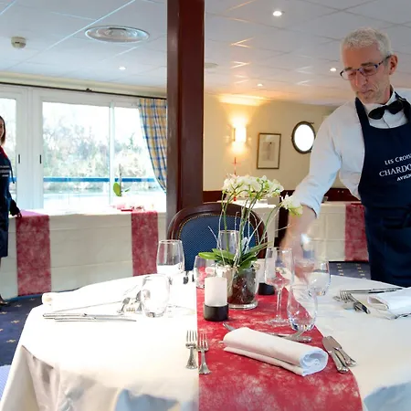 Hotel Bateau Le Chardonnay 4*