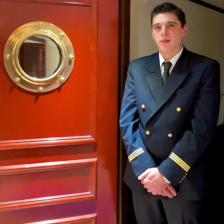 Hotel Bateau Le Chardonnay 4*
