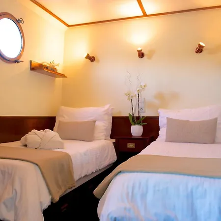 Hotel Bateau A Quai Le Chardonnay